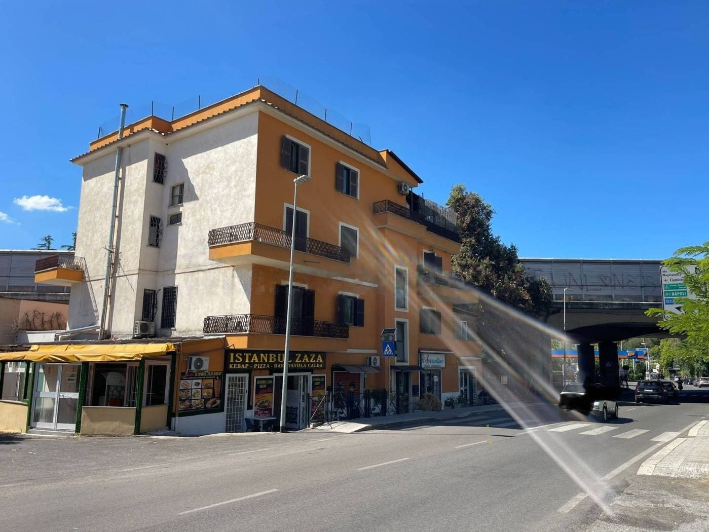 Appartamento ristrutturato con terrazza in Via di Boccea — Il palazzo 1