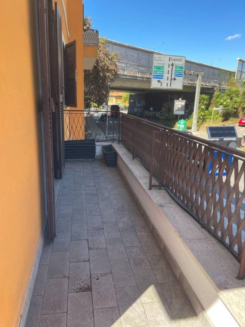 Appartamento ristrutturato con terrazza in Via di Boccea — Terrazza e balcone 5