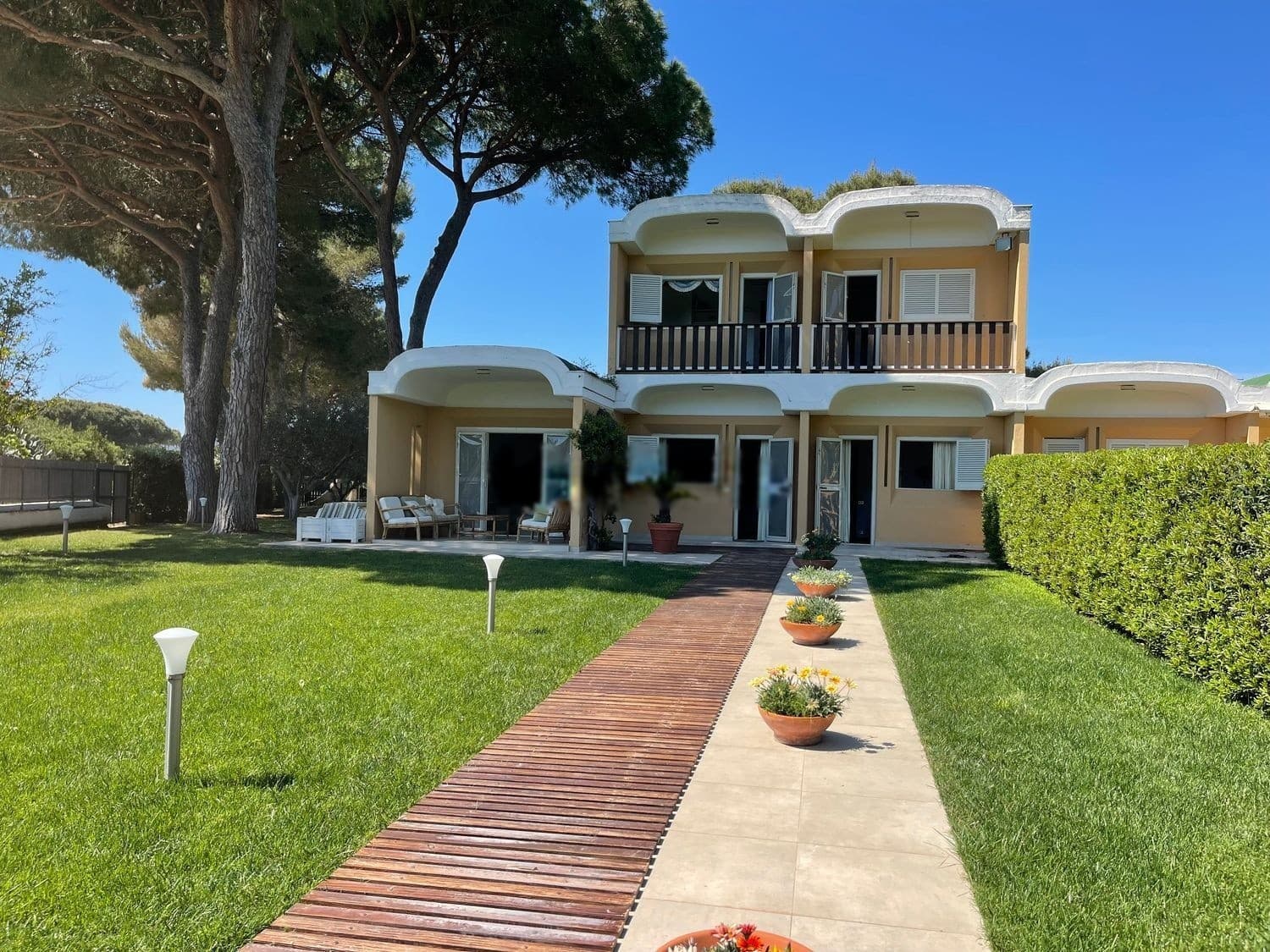 Villa indipendente alla Giannella, a 150 metri dal mare — Facciata e ingresso 1