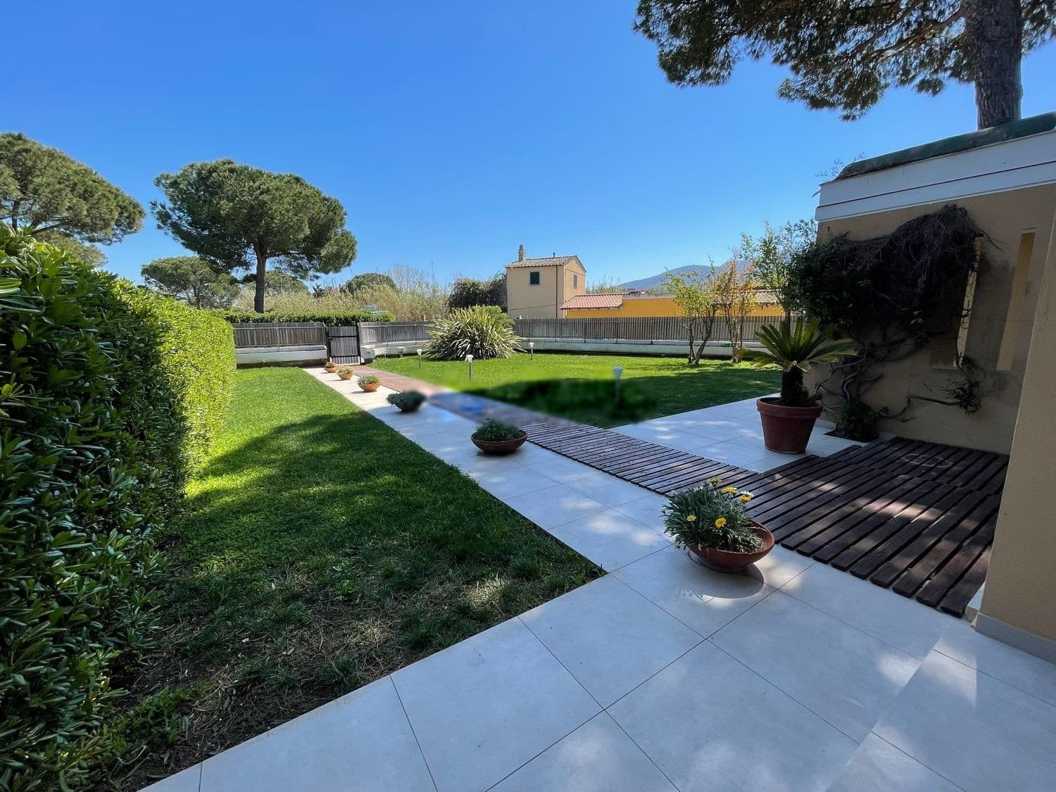 Villa indipendente alla Giannella, a 150 metri dal mare — Giardino 3